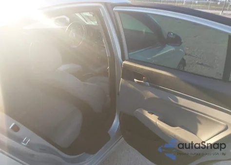 2017 Hyundai Elantra Limited из США, поврежденный, VIN 5NPD84LF5HH079455